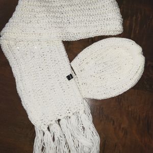NWOT Metalic Hat and Scarf set